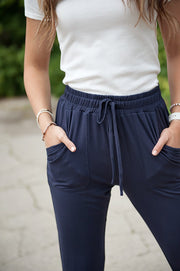 DT Shelby Tie-ankle pants in Navy